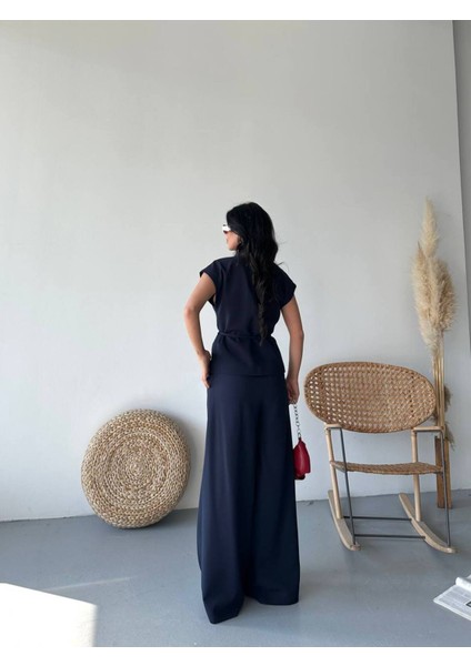 Kadın Kuşaklı Yelekli Palazzo Pantolonlu Takım Elbise