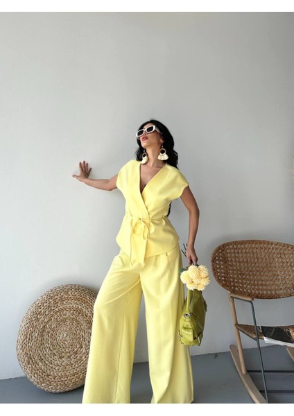 Kadın Kuşaklı Yelekli Palazzo Pantolonlu Takım Elbise