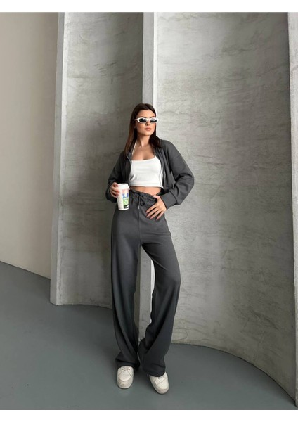 Kadın Kapüşonlu Fermuarlı Rahat Fit Günlük ve Şık Tarz Eşofman Takımı