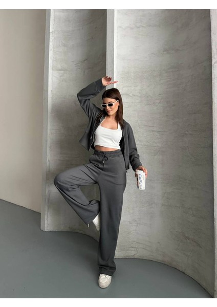 Kadın Kapüşonlu Fermuarlı Rahat Fit Günlük ve Şık Tarz Eşofman Takımı