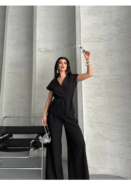 Kadın Kuşaklı Yelekli Palazzo Pantolonlu Takım Elbise