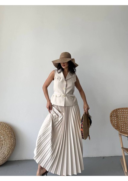 Kadın Kemerli Düğmeli Yelek Pileli Etek Takım Elbise