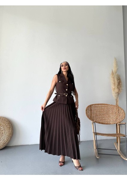 Kadın Kemerli Düğmeli Yelek Pileli Etek Takım Elbise