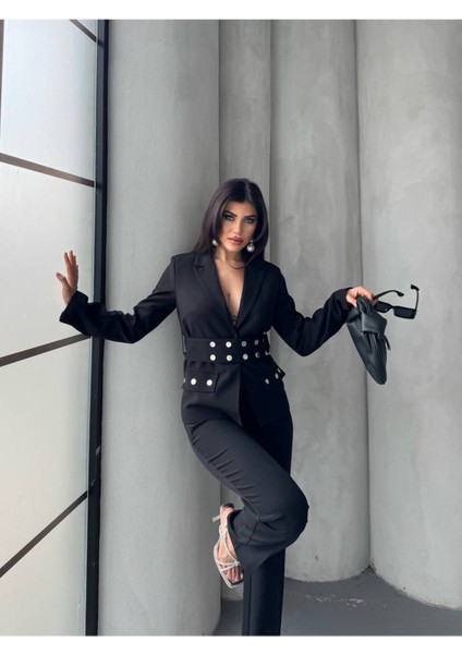 Kadın Zımba Kemer Detaylı Çıtçıtlı Cekete Palazzo Pantolon Şık Takım Elbise modelleri