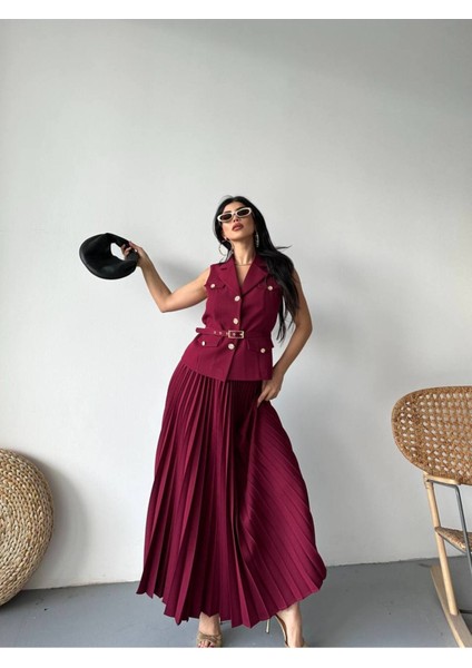 Kadın Kemerli Düğmeli Yelek Pileli Etek Takım Elbise