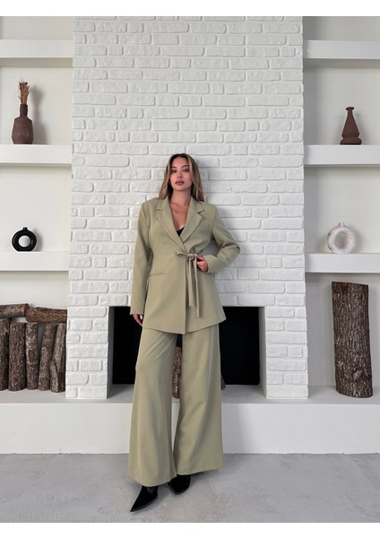 Kadın Yandan Bağlamalı Ikili Kuşaklı Blazer Ceket Pantolon Takım