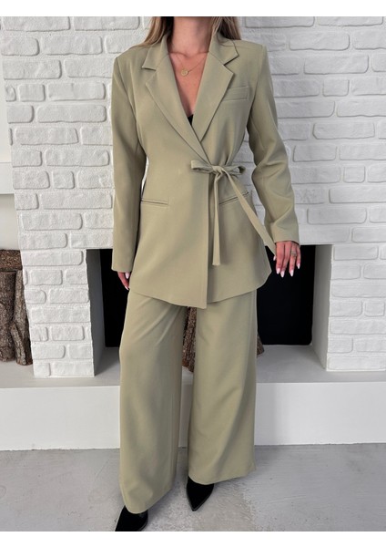 Kadın Yandan Bağlamalı Ikili Kuşaklı Blazer Ceket Pantolon Takım modelleri