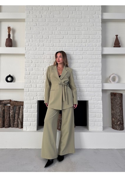Kadın Yandan Bağlamalı Ikili Kuşaklı Blazer Ceket Pantolon Takım