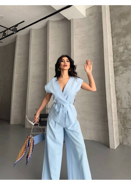 Kadın Kuşaklı Yelekli Palazzo Pantolonlu Takım Elbise