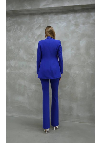 Kadın Yakası Taş Biyeli Düğme Detay Takım fiyatları