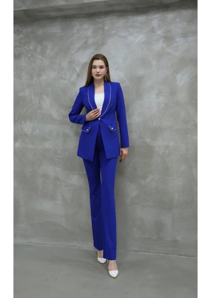 Kadın Yakası Taş Biyeli Düğme Detay Takım