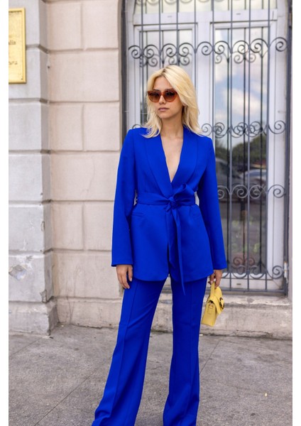 Kadın Bağalamalı Model Kuşaklı Blazer Takım Elbise