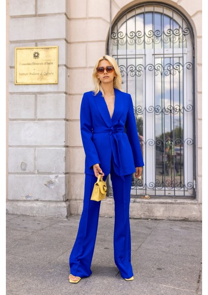 Kadın Bağalamalı Model Kuşaklı Blazer Takım Elbise fırsatları