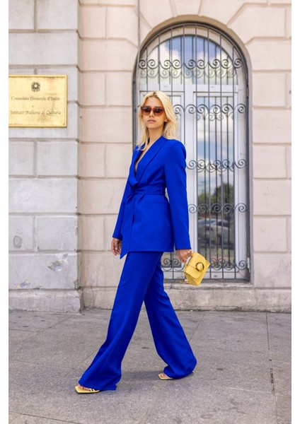 Kadın Bağalamalı Model Kuşaklı Blazer Takım Elbise