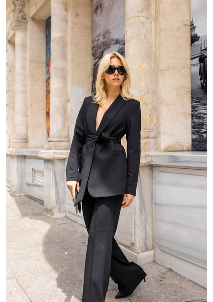 Kadın Bağalamalı Model Kuşaklı Blazer Takım Elbise