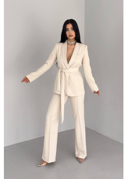 Kadın Bağlamalı Sahte Cepli Kemerli Şal Yaka Blazer Ceket Boru Paça Esnek Pantolon Takım Elbise modelleri