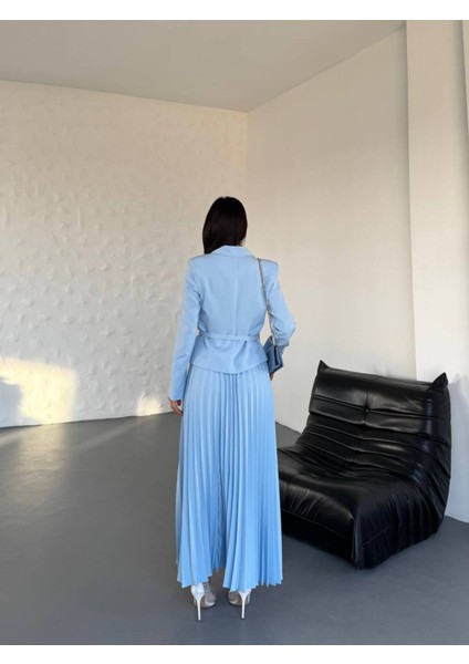 Kadın Kemerli Gold Düğmeli Premium Ceket Pileli Uzun Etek Takım Elbise