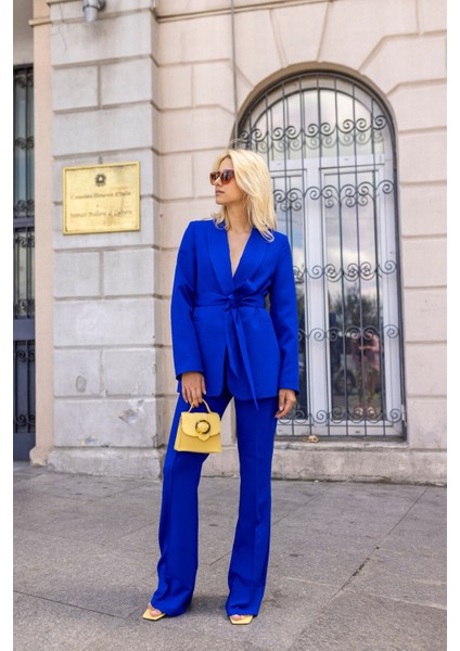 Kadın Bağalamalı Model Kuşaklı Blazer Takım Elbise