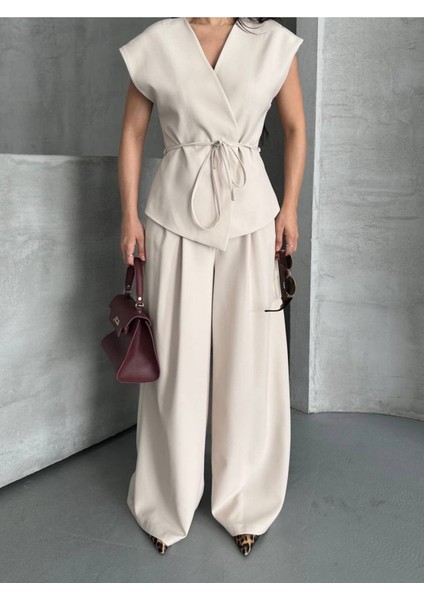 Kadın Kuşaklı Yelekli Palazzo Pantolonlu Takım Elbise