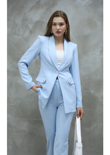 Kadın Yakası Taş Biyeli Düğme Detay Takım modelleri