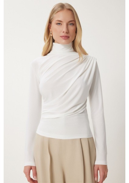 Kadın Büzgü Detaylı Dik Yaka Sandy Bluz