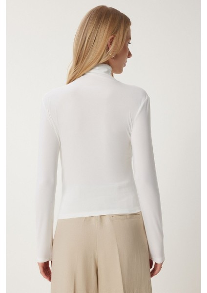 Kadın Büzgü Detaylı Dik Yaka Sandy Bluz fırsatları