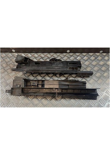 1PAIR CAR LH+RH Su Deposu Radyatör Braketi BMW X5 X6 E70 E71 F15 F16 Modül Tutucu 17118572188 17118572189 (Yurt Dışından)