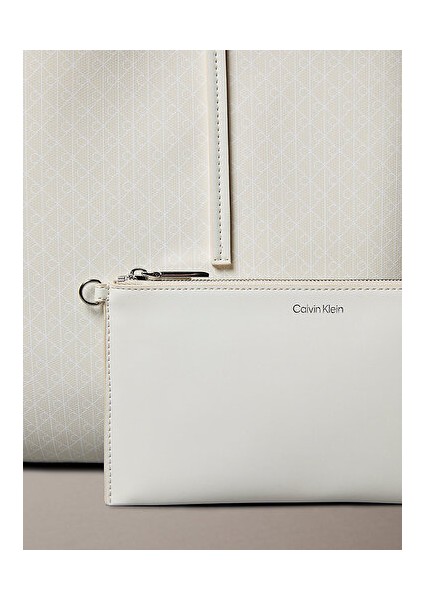 Kadın Emblem Tote Çanta fırsatları