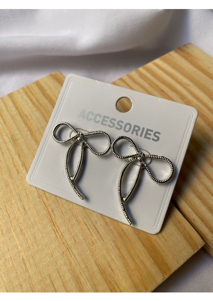 Kararmaz Çelik Ince Fiyonk Detaylı Gümüş Küpe fiyatları