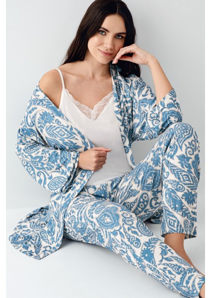 Kadın Beyaz Sabahlık