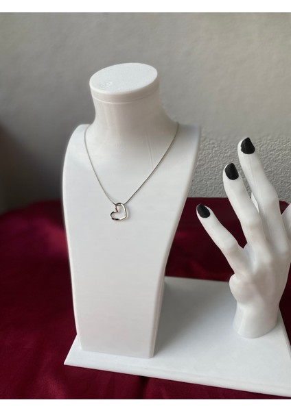 Kararmaz Çelik Sarkan Kalp Detaylı Gümüş Kolye fırsatları