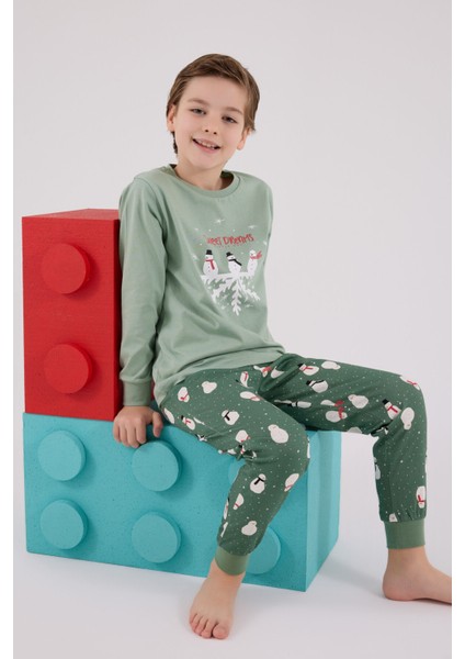 Erkek Çocuk Yeşil Pijama Takımı modelleri