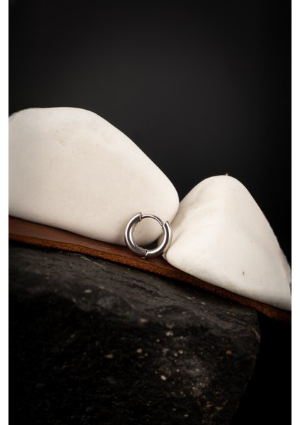 Delikli Trend Küçük Boy Halka Küpe Erkek Çelik Küpe 2 Adet modelleri