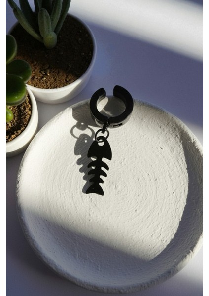 Sıkıştırmalı Deliksiz Trend Balık Kılçığı Model Sallantılı Erkek Çelik Küpe 1 Ad. modelleri