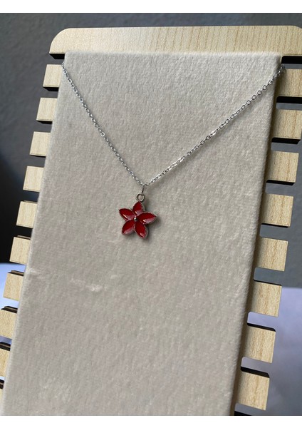 Kırmızı Çiçek Detaylı Gümüş Kolye fırsatları