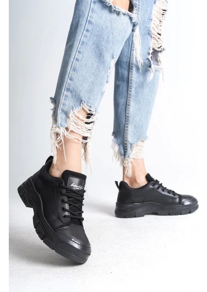 Jule Siyah Cilt Bağcıklı Spor Ayakkabı