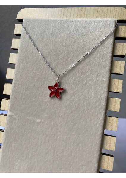 Kırmızı Çiçek Detaylı Gümüş Kolye