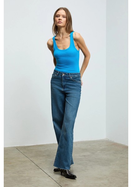 Lıllesol Kadın Fitilli Görünümlü Slim Fit Vücuda Oturan Havuz Yakalı Pamuklu Basic Mavi Atlet modelleri