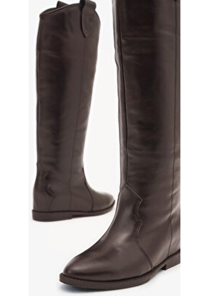 Kora Koyu Kahve Hakiki Deri Kadın Gizli Topuklu Çizme Şık ve Modern Tasarım