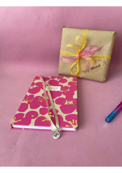 Desenli A5 Çizgili Defter – Sert Kapaklı 96 Yaprak Hediyelik Defter fiyatları