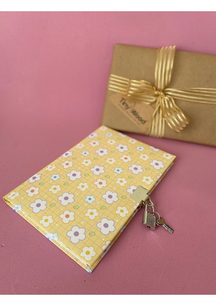 Kilitli Hatıra ve Günlük Defteri – 14X20 Cm, 80 Yaprak (Çeşitli Kapak Desenleri)