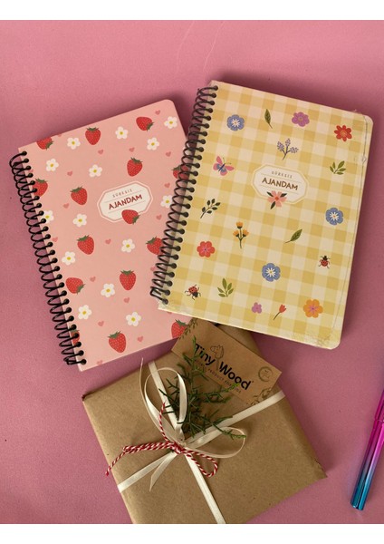 Süresiz Günlük Ajanda | Çilek ve Çiçek Desenli Spiral Planlayıcı Defter indirimleri