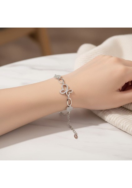 Kadın 925 Ayar Gümüş Kelebek Tasarımla Zirkon Taşlı Bileklik