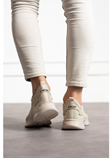 Kadın Sneaker Siyah Beyaz Platform Tabanlı Rahat ve Şık Tasarım