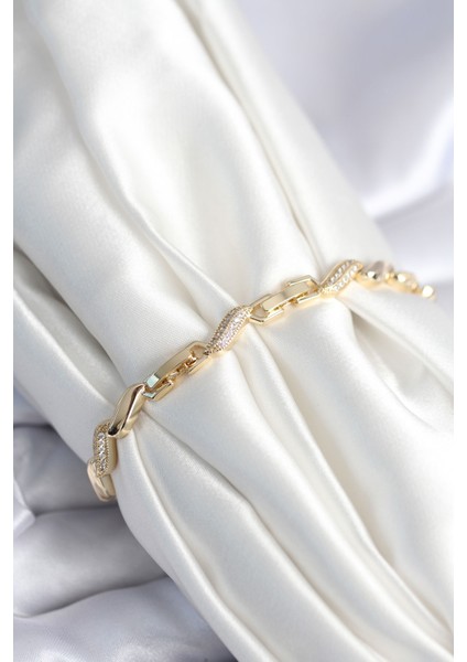 Pirinç Gold Renk Zirkon Taşlı Sarmal Model Kadın Bileklik - TJ-BB7970
