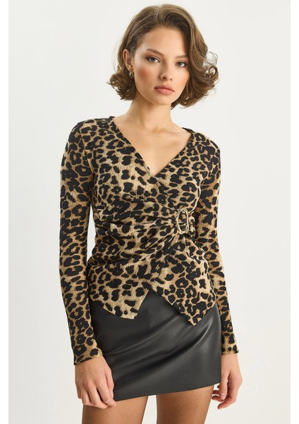 Kadın Kruvaze Yaka Gold Toka Detaylı Uzun Kollu Bluz