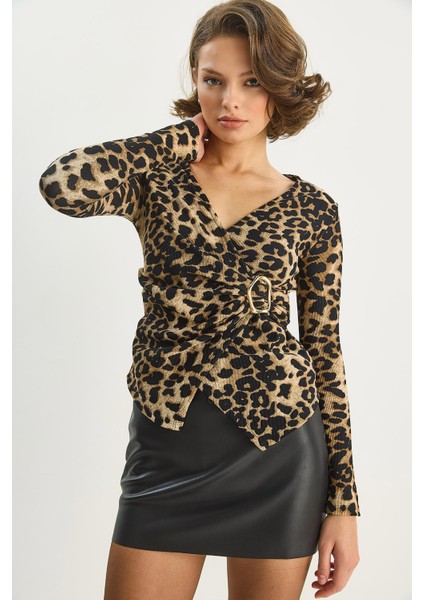 Kadın Kruvaze Yaka Gold Toka Detaylı Uzun Kollu Bluz fırsatları