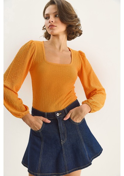 Kadın Kare Yaka Uzun Kollu Gofre Bluz