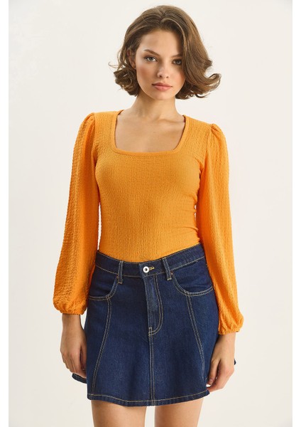 Kadın Kare Yaka Uzun Kollu Gofre Bluz fiyatları