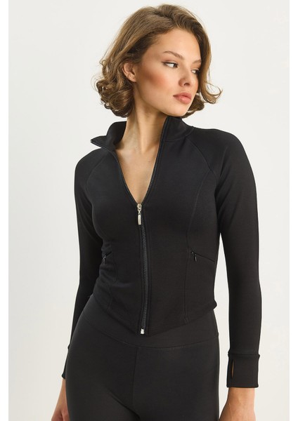 Kadın Fermuarlı Dik Yaka Fitted Çift Cepli Sporcu Hırka